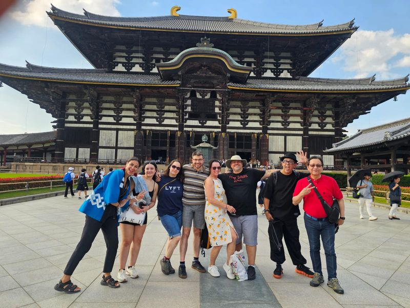 Aichi Private Tour - Nara, we could shake off the deer and arrive at the daibutsu