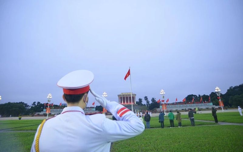 Hanoi Private Tour - Attend the Flag-raising Ceremony at Ho Chi Minh Mausoleum