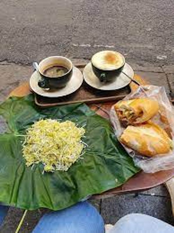 Hanoi Private Tour - Enjoy Cốm and Coffee in the Old Quarter