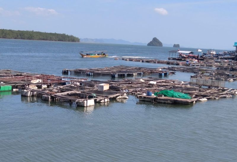 Phuket Private Tour - Panyee Floating House Village- Phangnga Bay