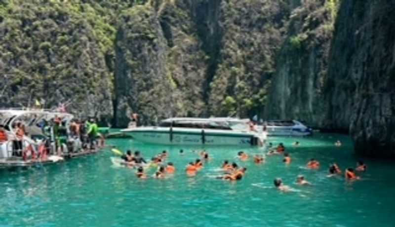 Phuket Private Tour - Phi Leh Lagoon - Phi Phi Island