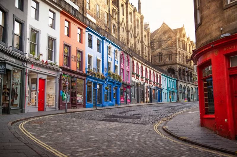 Edinburgh Private Tour - Victoria Street