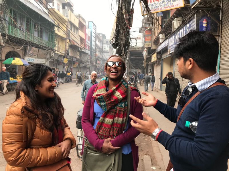 Delhi Private Tour - Storytelling during the Old Delhi Tour