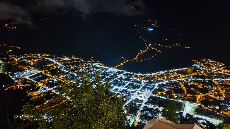 Pichincha Private Tour - Baños by night. 