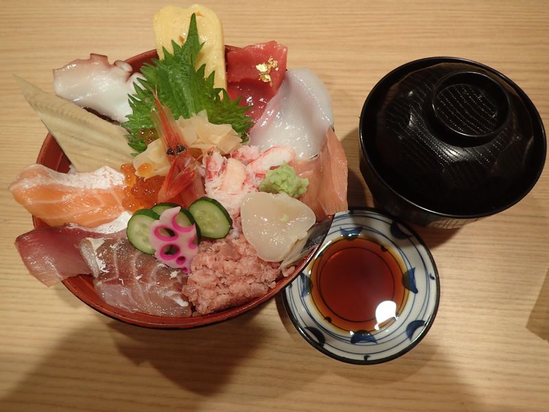 Toyama Private Tour - Seafood rice bowl in Kanazawa