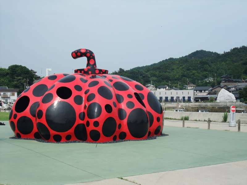 Okayama Private Tour - Red Pumpkin in Naoshima Island