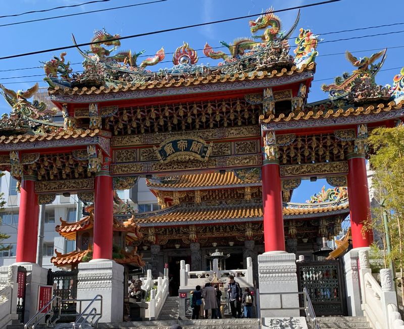 Kanagawa Private Tour - Chinese shrine in Yokohama China Town