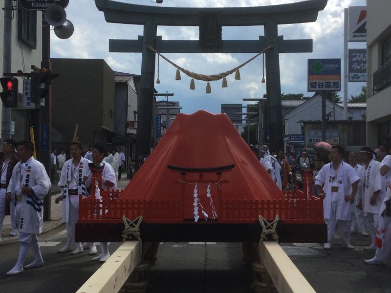 Yamanashi Private Tour - Torii gate and Mt Fuji portable shrine