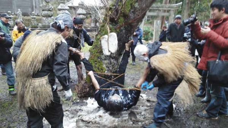 Niigata Private Tour - Sacred? shrine ritual for abundant harvet in February