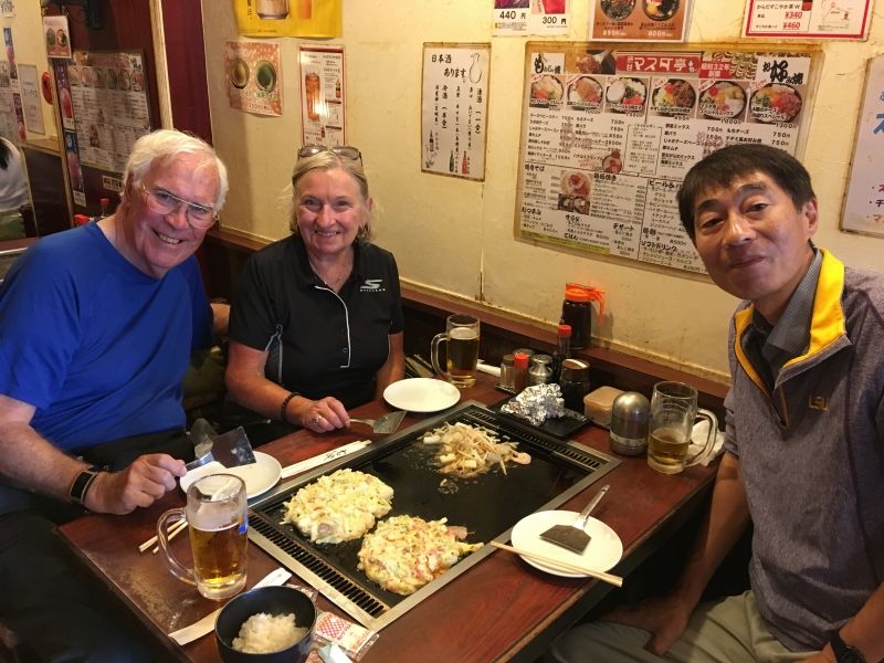 Chiba Private Tour - Eating Okonomiyaki with an American couple