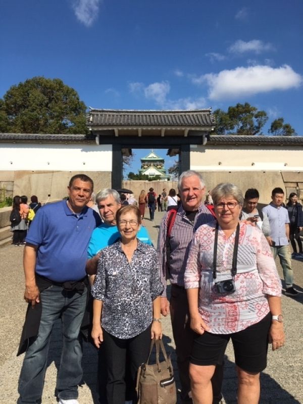 Kobe Private Tour - Beautiful and gentle "Current Shoguns" against the backdrop of Osaka Castle  