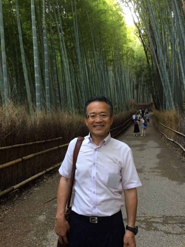 Kobe Private Tour - I'm here, 100%, to HELP you explore Japan.:) (Note: I had this picture taken by a teenaged wannabe professional photographer at Kyoto's Arashiyama Bamboo Forest. I'm sure I look cool!?)