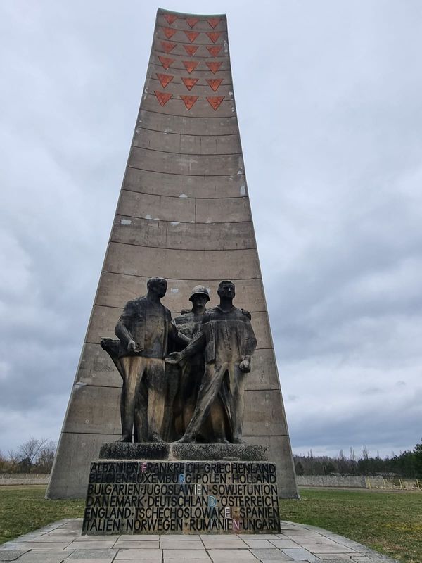 Berlin Private Tour - The memorial to the Soviet soldiers