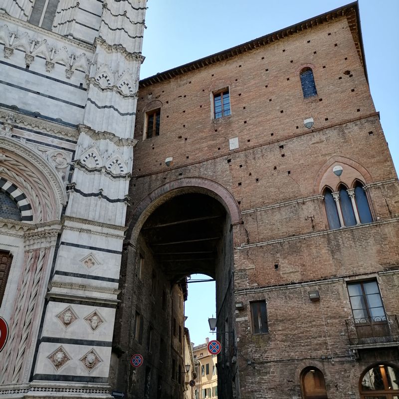 Siena Private Tour - The baptistery