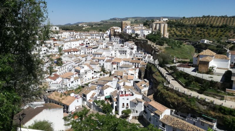 Seville Private Tour - Setenil de las Bodegas