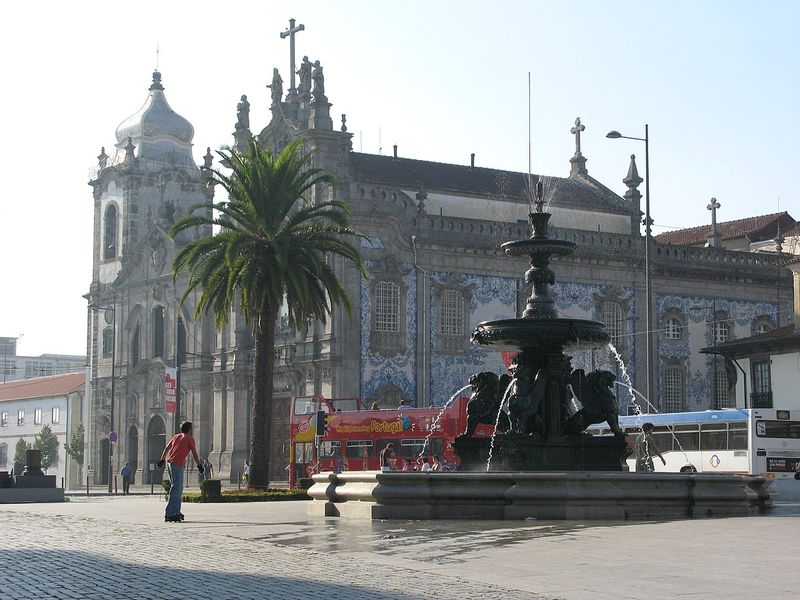 Porto Private Tour - Praça Gomes Teixeira. Our usual meeting point.