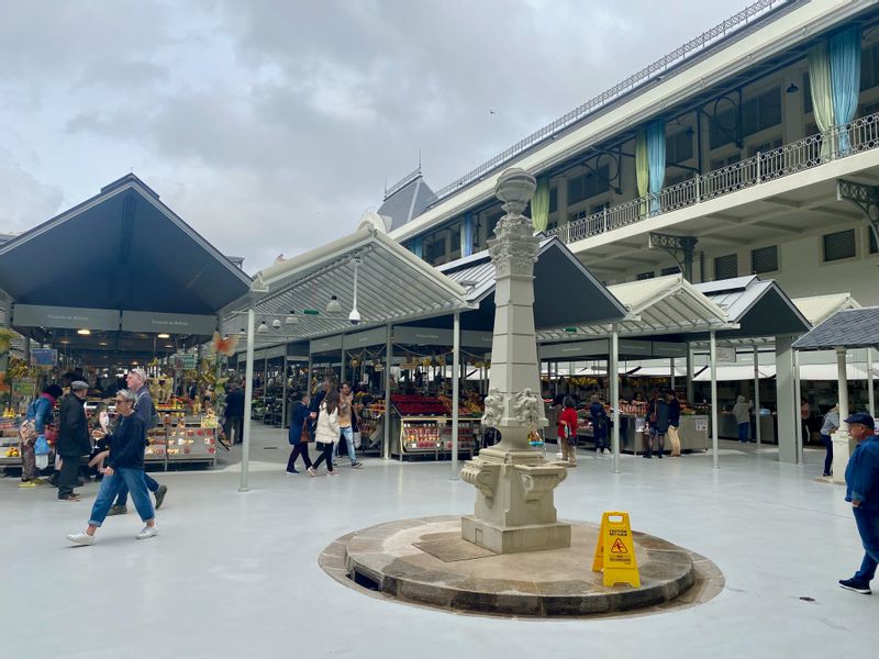 Porto Private Tour - The recently renovated Mercado do Bolhão, a fresh fruit and vegetables market.