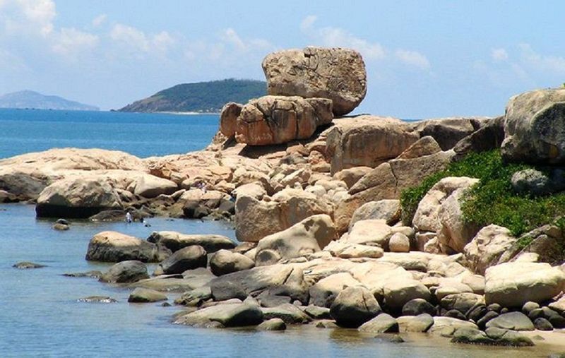 Nha Trang Private Tour - Chong Rock