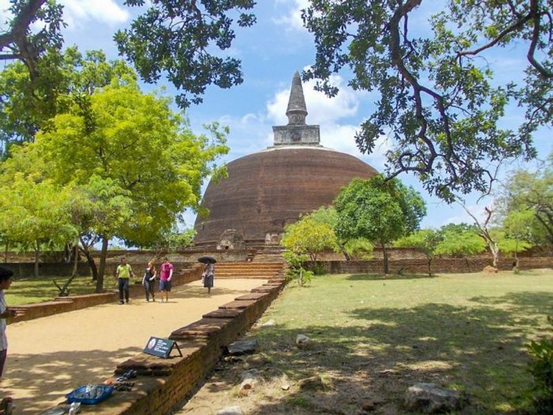 Colombo Private Tour - Polonnaruwa  