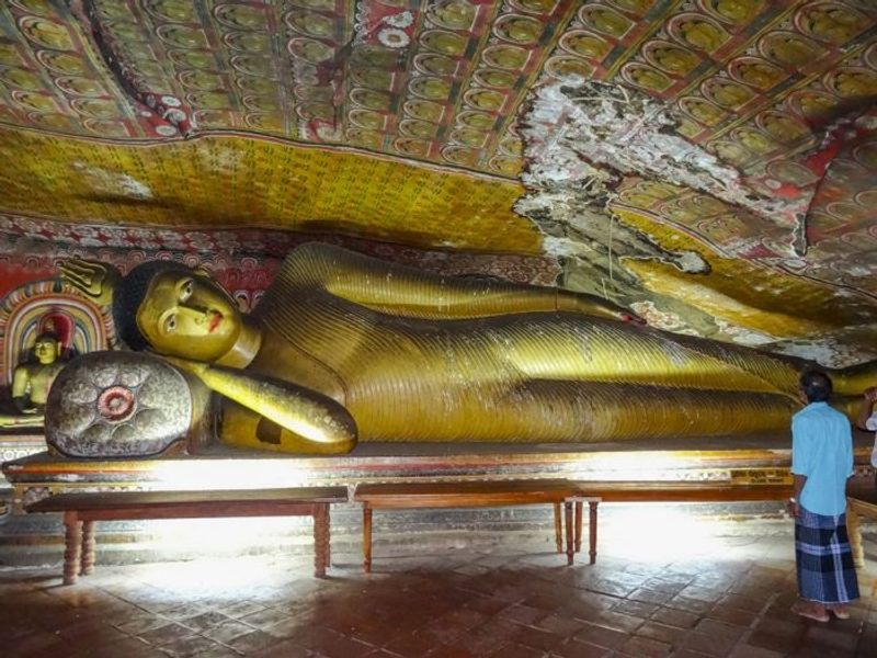 Colombo Private Tour - Dambulla Cave Temple