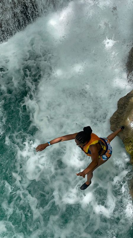 Ocho Rios Private Tour - Cliff jumping at the Blue Hole