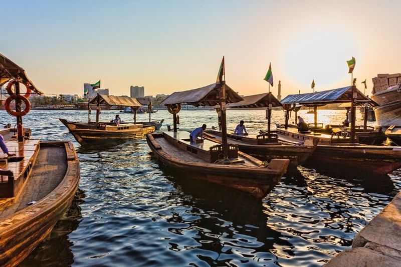 Dubai Private Tour - Abra boat