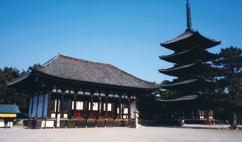 Nara Private Tour - Koufuku-ji was built about 1300 years ago, The five stories Pagoda is 5 generation which was built 600 years ago. It is one of the mysteries the Pagoda has not been hit lightning for 600 years.