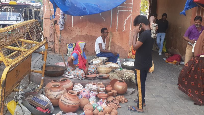 Udaipur Private Tour - Pot makers market visit.