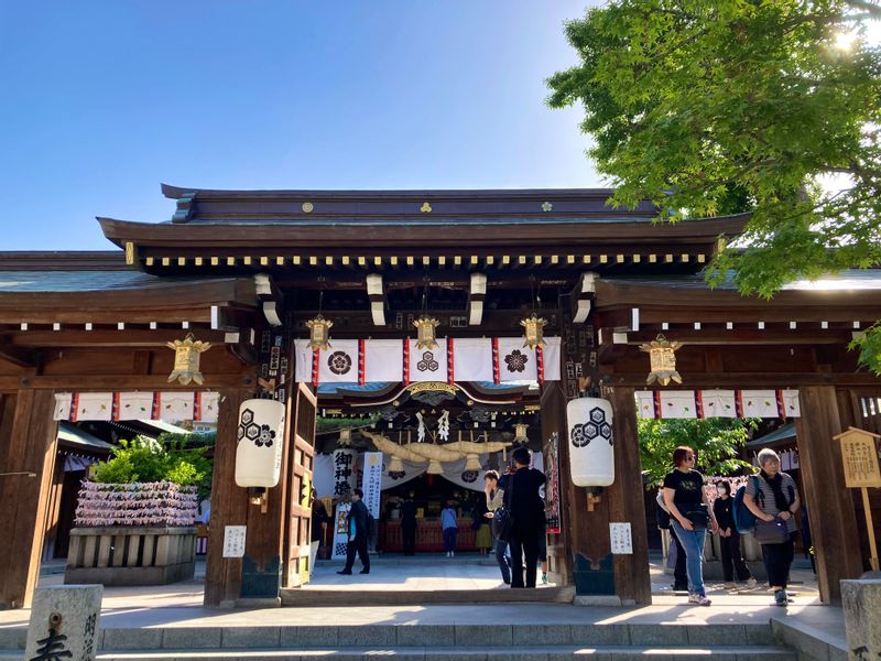 Fukuoka Private Tour - Kushida Shrine inner gate