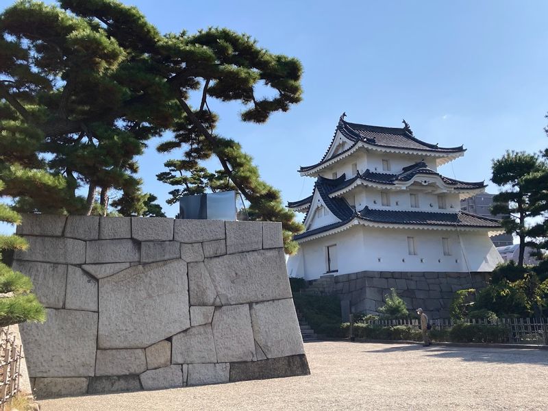 Kagawa Private Tour - The historic site of Takamatsu Castle is one of "Three Great Water Castles of Japan" (castles that use sea water from the nearby ocean in their moat)