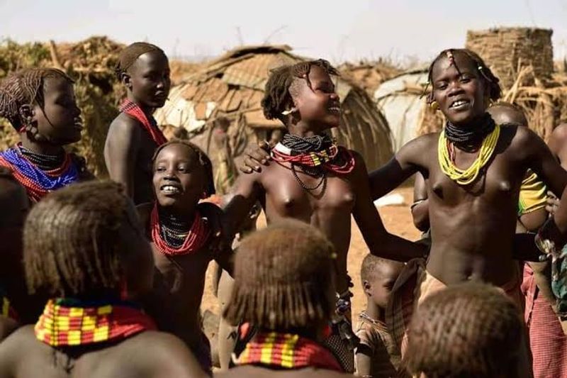 Addis Ababa Private Tour - women of mursi tribe