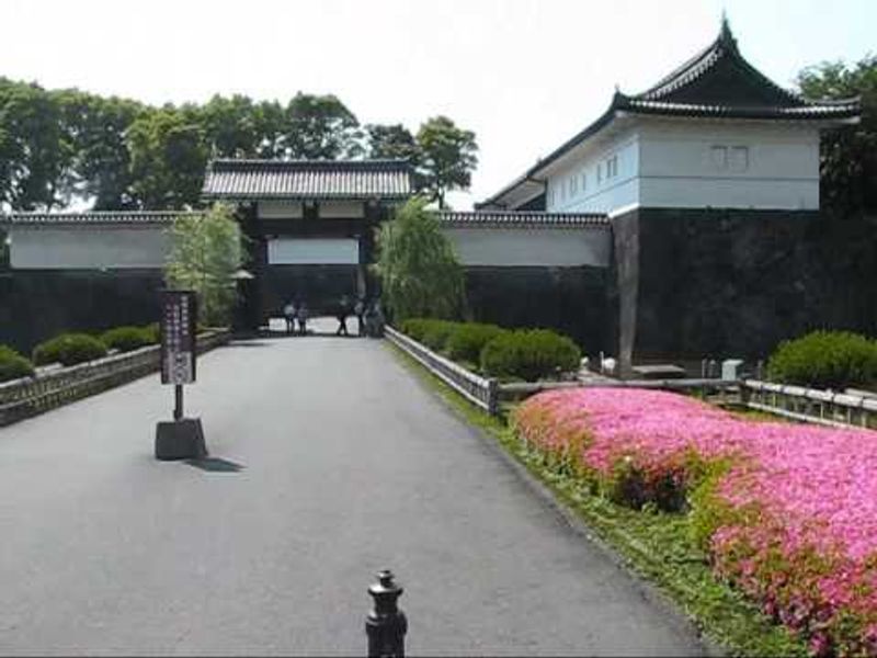 Tokyo Private Tour - Ootemon gate of Edo castle. The gate used to be the main enterance gate to this huge castle in Edo period. Many feudal loads come and go through this gate.