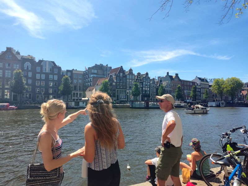 Amsterdam Private Tour - Amsterdam famous dancing houses.