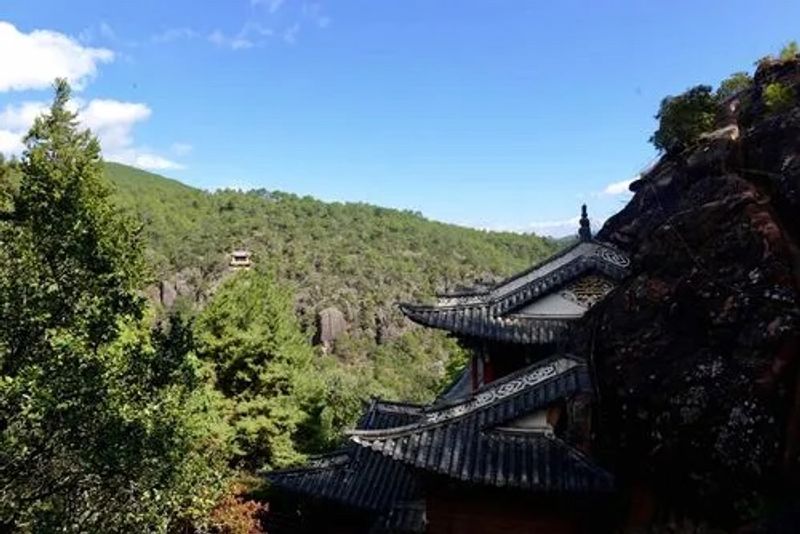 Lijiang Private Tour - Buddhist Temple