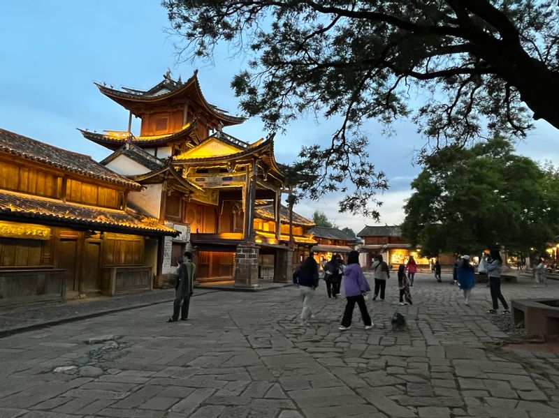 Lijiang Private Tour - The old theater