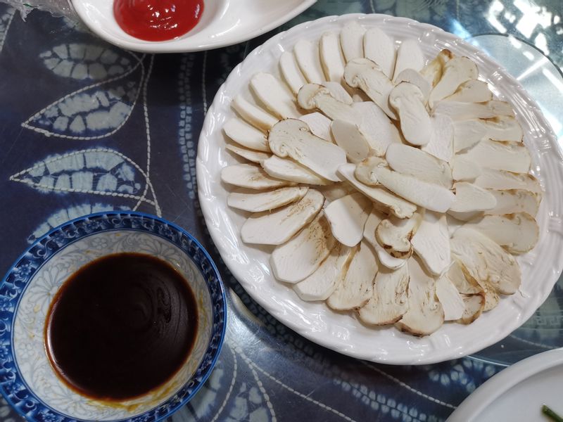 Lijiang Private Tour - Matsutake in summer time