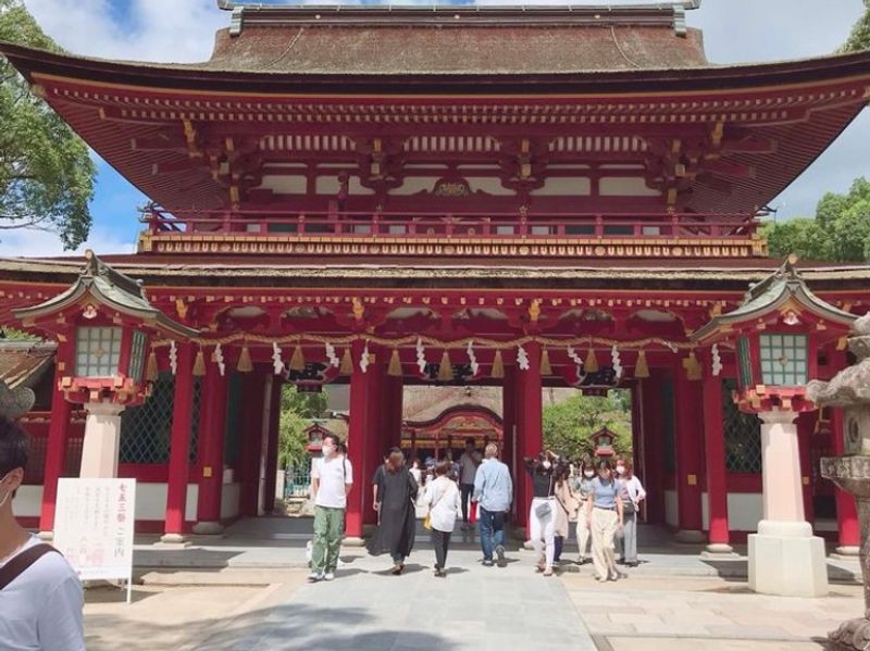 Fukuoka Private Tour - Dazaifu Tenmangu Shrine's two-storied gate.