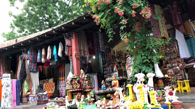 Delhi Private Tour - Delhi Haat