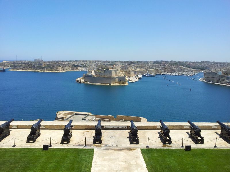 Malta Private Tour - Upper Barrakka Gardens overlooking Grand Harbour, Valletta