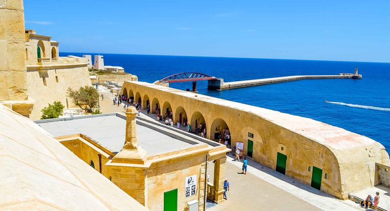 Malta Private Tour - The National War Museum at Fort St. Elmo