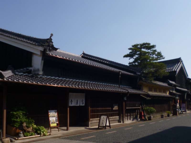 Gifu Private Tour - The core of Mino city is designated as an Important Traditional Constructions Area. It is famous for the unique townscape made by 'Udatsu' which are a fire walls sticking out from the roof between houses. It is fun for visitors just to wander and see the traditional buildings in a row.