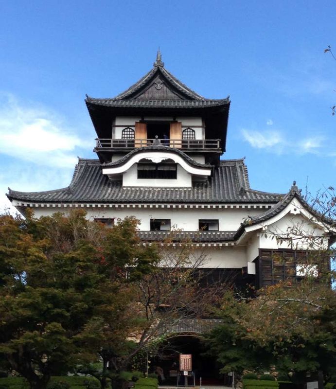 Gifu Private Tour - The main castle tower is said to be the oldest standing castle tower in Japan, which is registered as a national treasure.