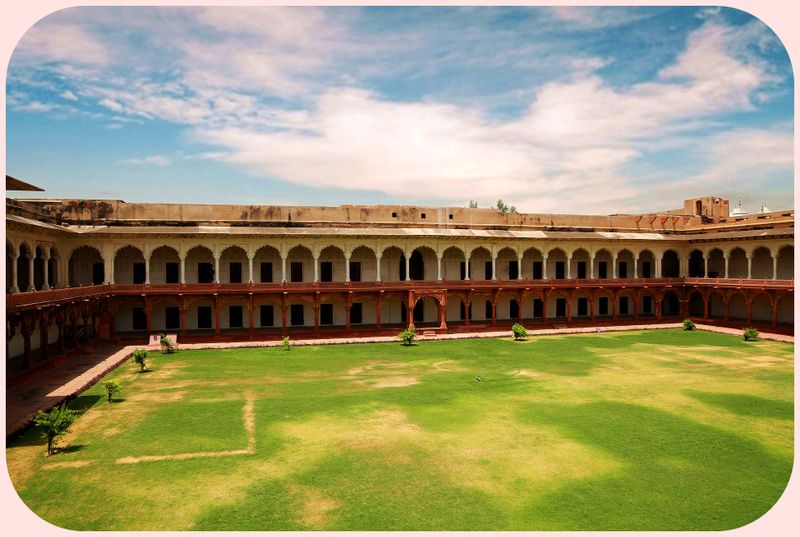 Agra Private Tour - Palaces of Agra Fort