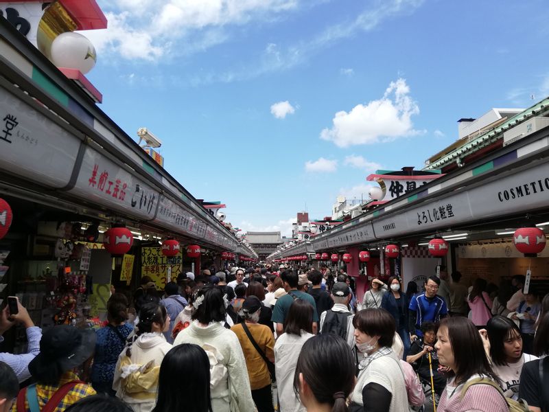 Tokyo Private Tour - Asakusa Nakamise Street