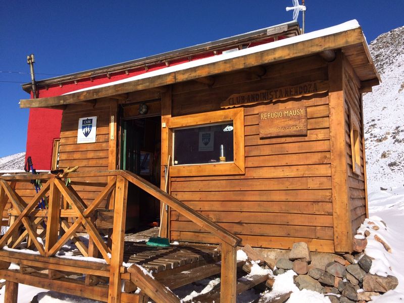 Mendoza Private Tour - One of the mountain hut on the area