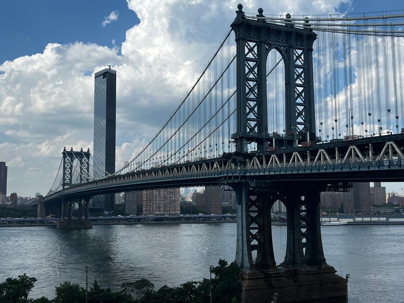 New York Private Tour - The spectacular Manhattan Bridge!