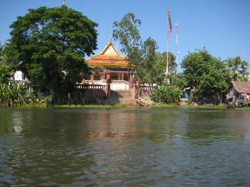 Siem Reap Private Tour - A local pagoda at Kampong Khleang floating village