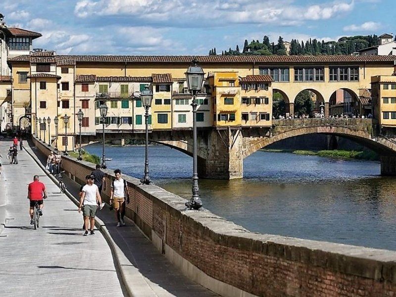 Florence Private Tour - Lungarno and Ponte Vecchio