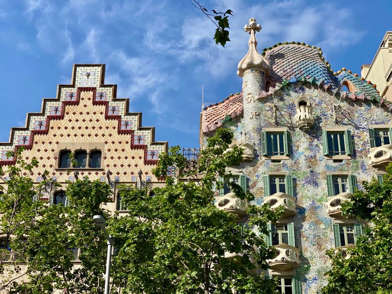 Barcelona Private Tour - Casa Amatller and Casa Battló are two Modernist buildings but look very distinct.