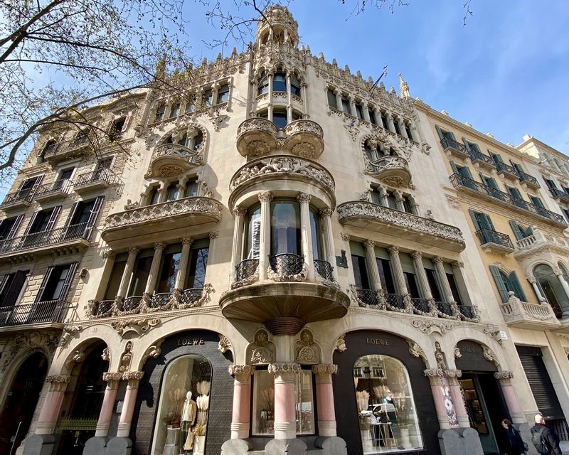 Barcelona Private Tour - Casa Morera - a stunning Modernist building at the Passeig de Gracia